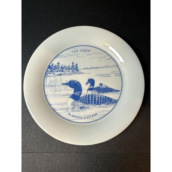 Vintage 7" Minnesota Loon State Bird Plate Blue White Chateau USA - Picture 1 of 4